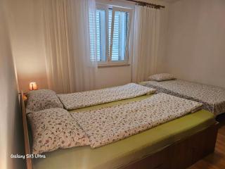 Ground floor - friendly apartment in the garden + free parking - 7