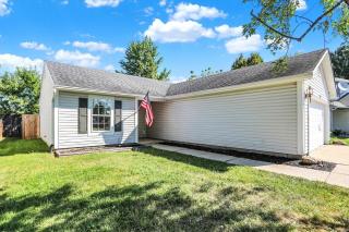 Brownsburg B&B - 3 King Bed 2Full Bath Home! - 8