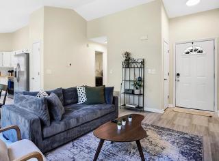 Brownsburg B&B - 3 King Bed 2Full Bath Home! - 5