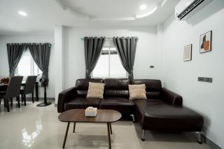 NS House - 4