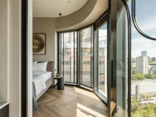 URBAN APARTMENTS Global Skyline 22nd Floor No 15 - Free Garage - LUXURY - 1