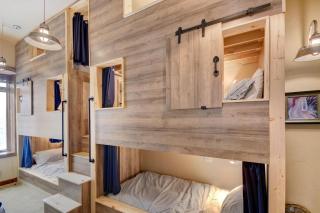 Timber Top Villa I Hot Tub I Amazing Views I Custom Bunkroom I Activity Program - 4