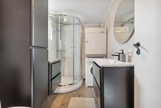 Arctic Aurora Apartment - 3 Bedrooms with parking - 0