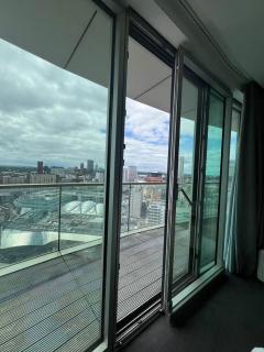 Great view city centre 2 bed apartment - 3