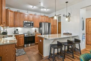 Downtown WP Condo 613 I Pool I Club House I Hot Tub I Great Views I Activity Program - 9