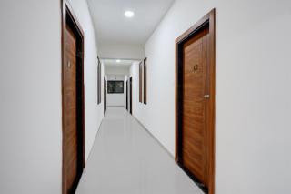 Hotel O Avanti Lodge - 8