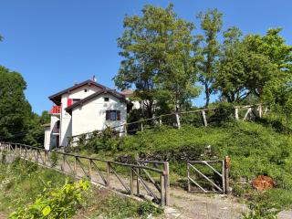 Casetta dalle finestre rosse - 7