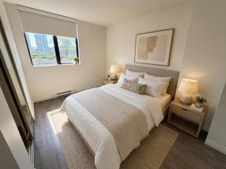 Modern 2 Bedroom Stay near Yaletown and Downtown Vancouver - 5