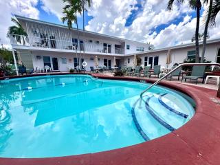 Birch Patio Motel - 0