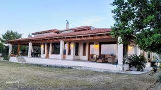 Spacious Mountain Villa - 0