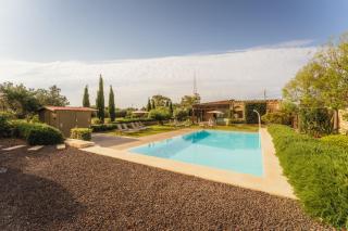 New to the market - 4BR Farmhouse with Pool by SF Homes - 5