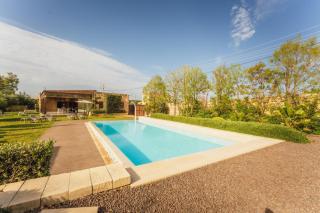 New to the market - 4BR Farmhouse with Pool by SF Homes - 4