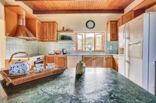 Spacious Mountain Villa - 4
