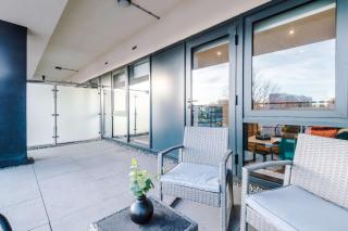 Stylish Leeds City Centre 2 Bed Apt with Balcony - 3