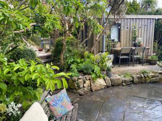 Serene Studio by the Sea - 5