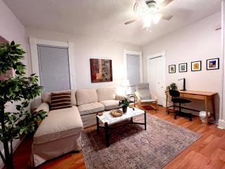 B1-1 Walk to YALE Hospital - All Rooms with AC - 7