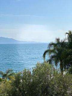 Beachside Boutique Rooms - 7
