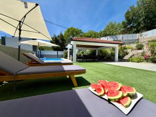 Kameni dvori - Family Villa with Pool & Jacuzzi for 8 - 2