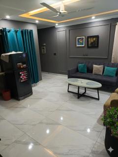 Bahria Luxe stays - 7