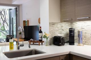 Luxury Studio in the heart of SM - Free Garage P - 1