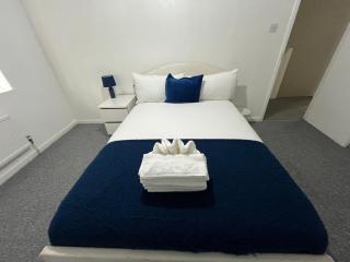 3 bedroom Luxurious Property - 7