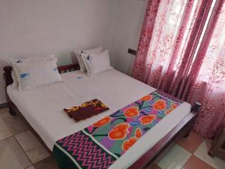 Tenstay Homes & Independent Villa - 9
