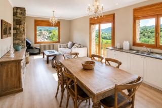 CaL QuEROL Llivia 2 piscina, 8 pax, 2 baños y parking - 8