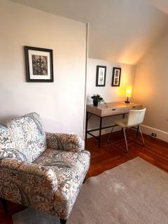 B3-3 Stylish & Comfortable Oasis- All rooms w AC - 3