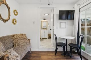 Vancouver Retreat Tiny House 9 - 8