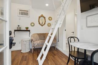 Vancouver Retreat Tiny House 9 - 4
