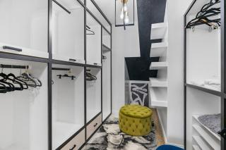Luxury vacation house that has it all & close to everything - 1