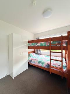 2BR Home with Free Parking-5mins walk to Linden station - 6