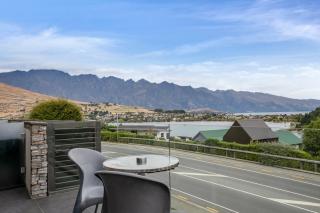 1-BR Pounamu Terrace - Central - Spacious - 3