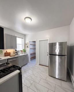 Renovated 3BR Bay Windows EWR 15 Min - 3