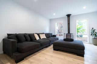 Malibu in Mt Martha with solar heated pool - 5