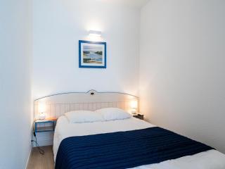 Picturesque 4-Person Coastal Escape - 8