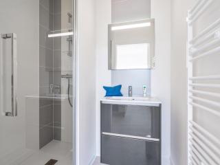 Beautiful 8-Person Family Duplex - 2