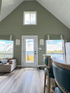 Serene Cove Retreat Cottage- Green - 9
