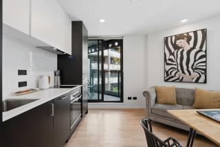 CBD Oasis Studio Pool Sauna & Gym Near Skytower - 5