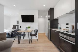 CBD Oasis Studio Pool Sauna & Gym Near Skytower - 9