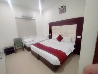 Tira Hotel and Cafe - 7