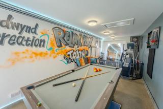 Woodwynd Palm Retreat - Sleeps 14, Hot Tub, BBQ, Games Room, Balcony, Private Garden, Cotswold Views - 4