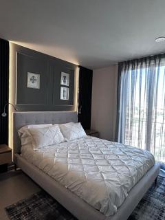 Penthouse 903 - 8