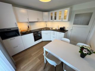 Panorama-Retreat am Waldrand nahe Seen und Bergen - 4