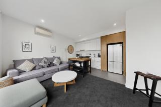 City-View 1-Bed Apartment Near Central Park - 4
