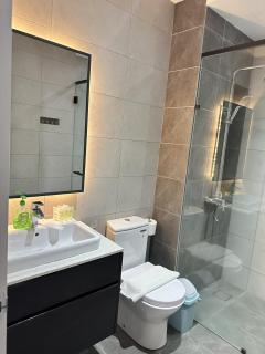 The AXON Suites by Rosemary - 2
