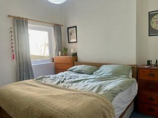 2BDR Flat with Private Garden in SE London - 8