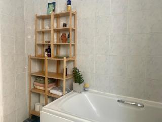 2BDR Flat with Private Garden in SE London - 6