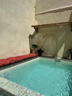 Pool Suite - 9