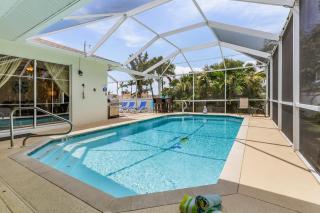 Sunny Paradise Villa with HTD Pool Game Room And Privacy - 0